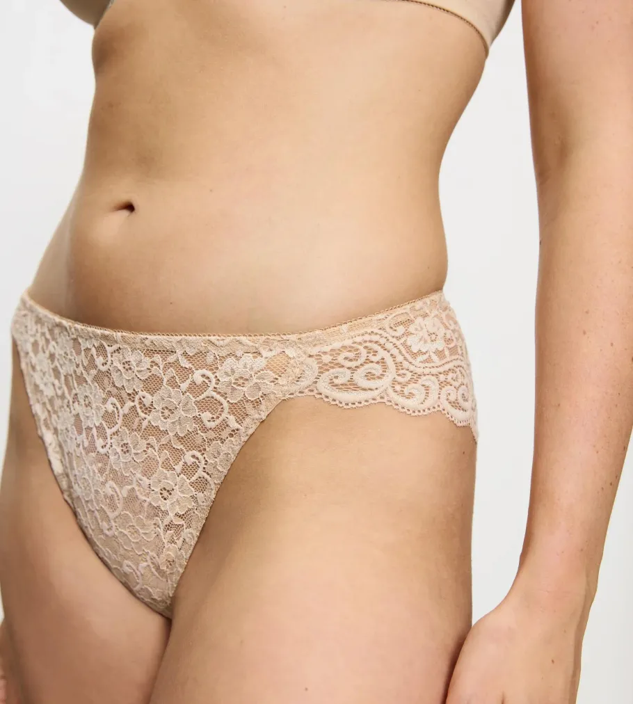 Hipster>Triumph AMOURETTE Skin
