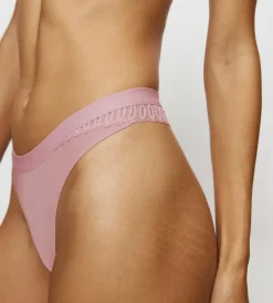 String, Brazilian><noscript><img width=