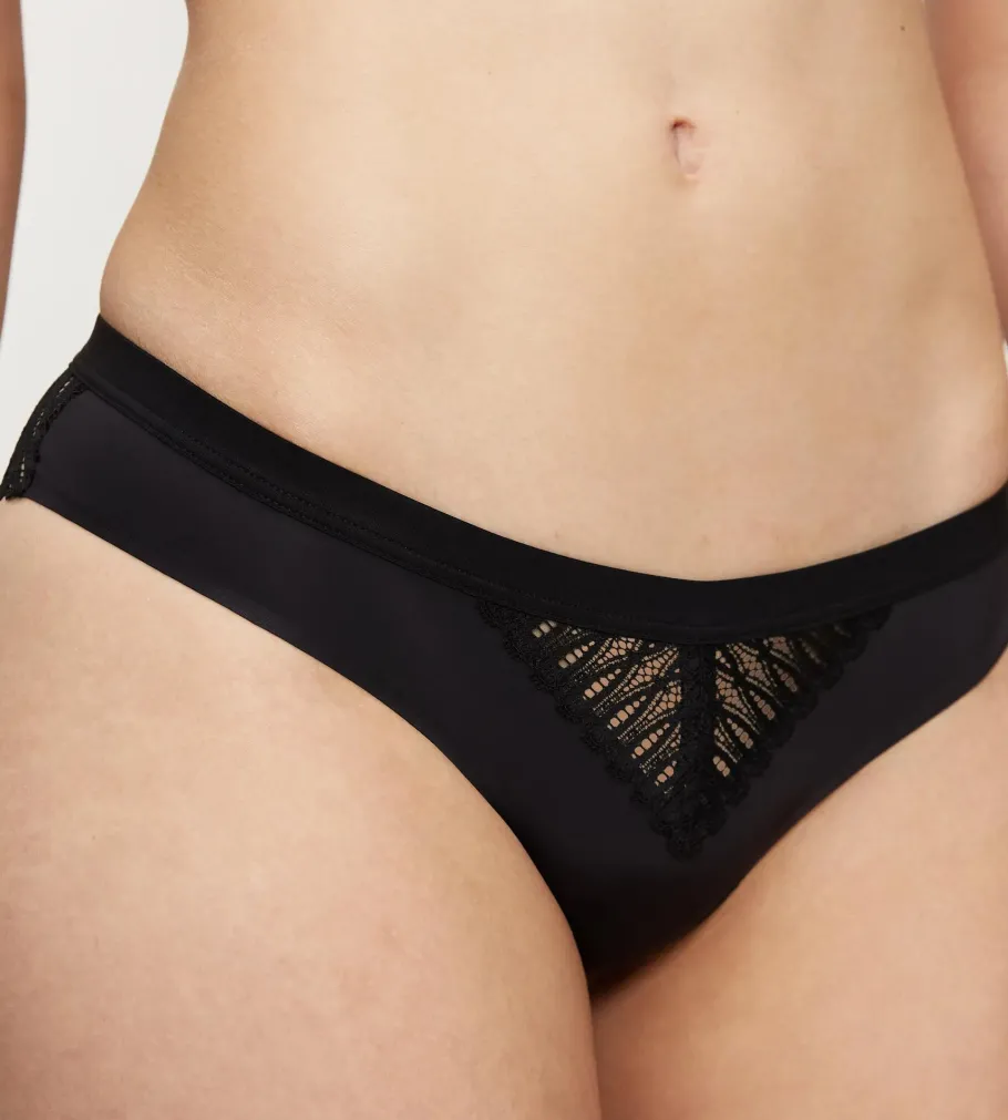 String, Brazilian|Seamless>Triumph AURA SPOTLIGHT Black