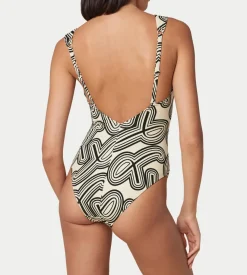 Swimsuits><noscript><img width=