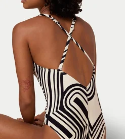 Swimsuits><noscript><img width=