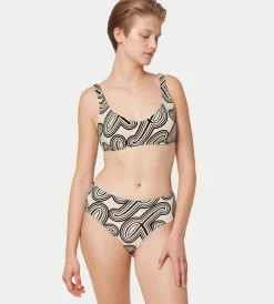 Bikinis><noscript><img width=