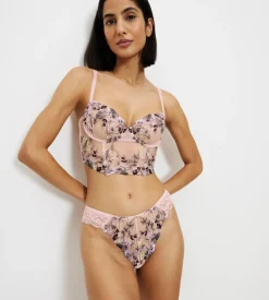 Underwired Bras><noscript><img width=