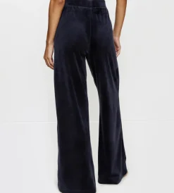 Trousers><noscript><img width=