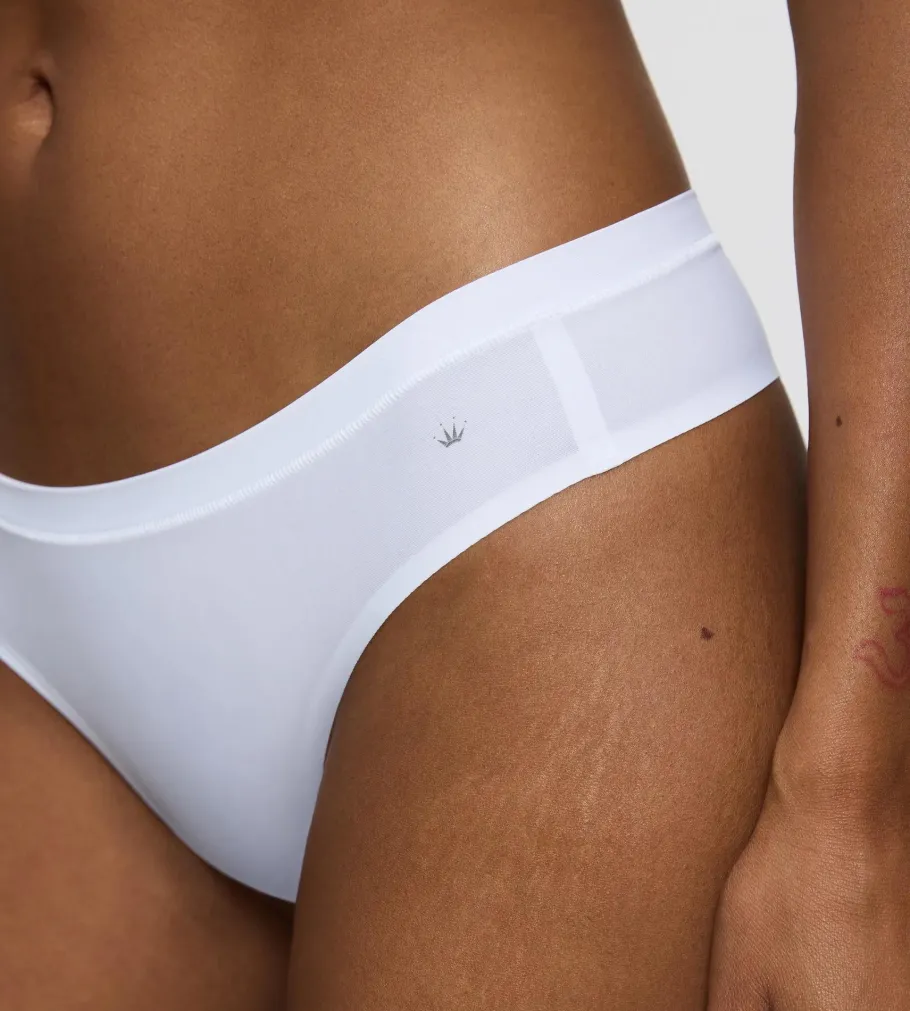 String, Brazilian>Triumph SMART MICRO White