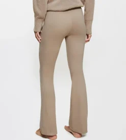 Trousers><noscript><img width=