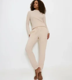Trousers><noscript><img width=