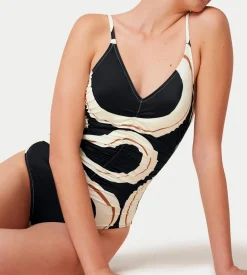 Swimsuits><noscript><img width=