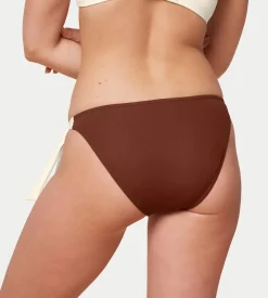 Bikinis><noscript><img width=