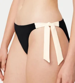 Bikinis><noscript><img width=