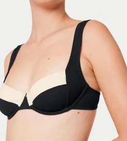 Bikinis><noscript><img width=