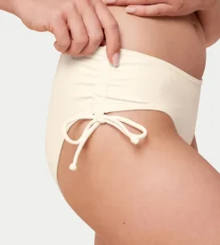 Bikinis><noscript><img width=